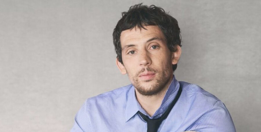 Josh O’Connor es el nuevo embajador de Dior y redefine la elegancia masculina